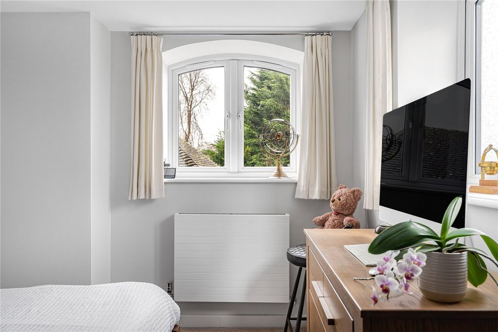 Additional image 14 of 2 bed flat for saleStation Road, Pulborough, West Sussex RH20