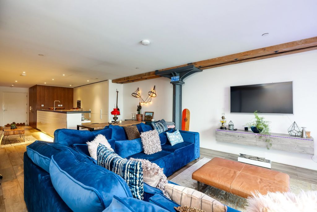 2 bed flat for saleMills Bakery, Royal William Yard, Stonehouse PL1 photo 3