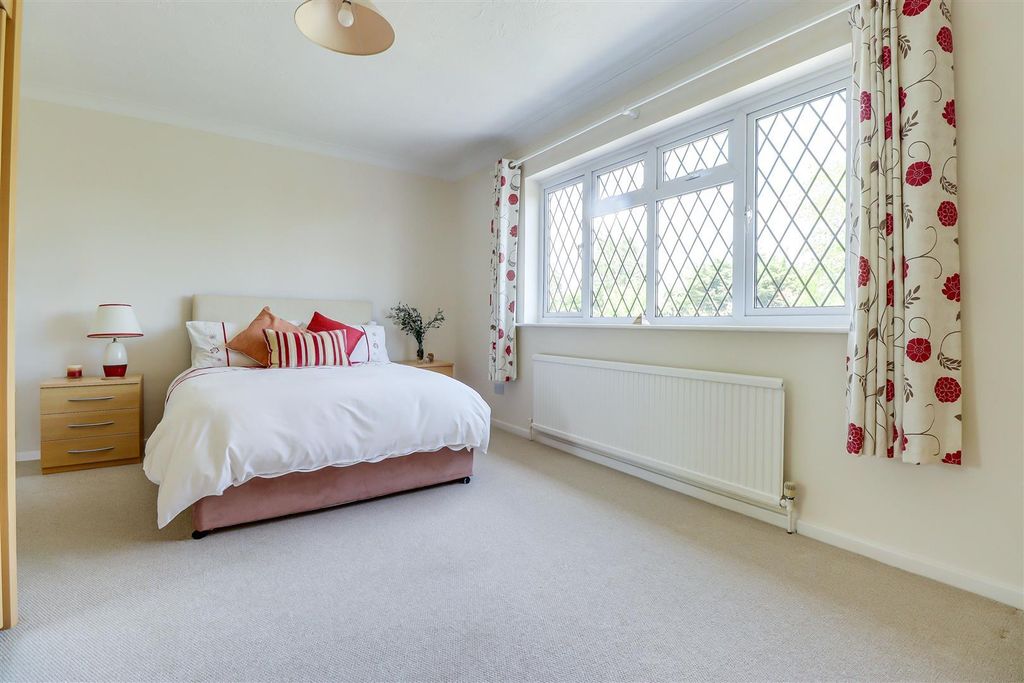 Additional image 27 of 5 bed detached house for saleWoodside, Leigh-On-Sea SS9