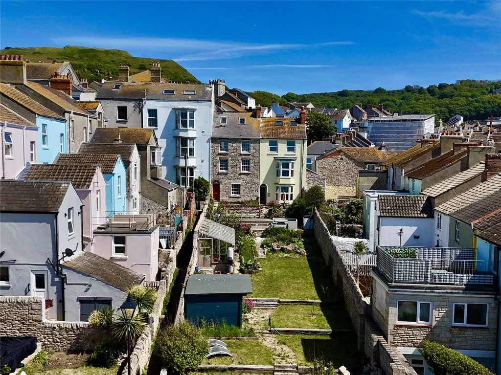 5 bed terraced house for saleFortuneswell, Portland, Dorset DT5
