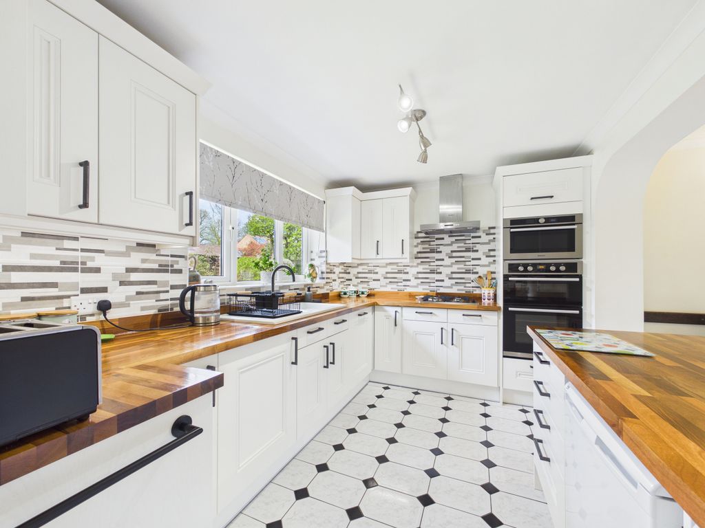 Additional image 10 of 4 bed detached house for saleLittle Park, Princes Risborough, Buckinghamshire HP27