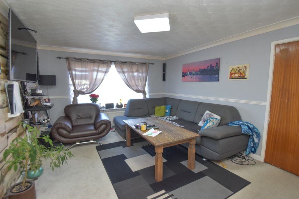 Additional image 3 of 2 bed flat for saleQueens Road, Skegness PE25