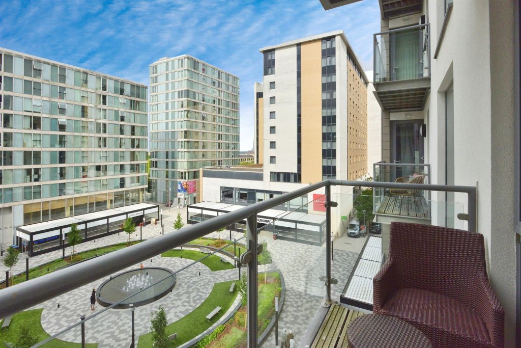 2 bed flat for saleMortimer Square, Milton Keynes MK9 photo 4