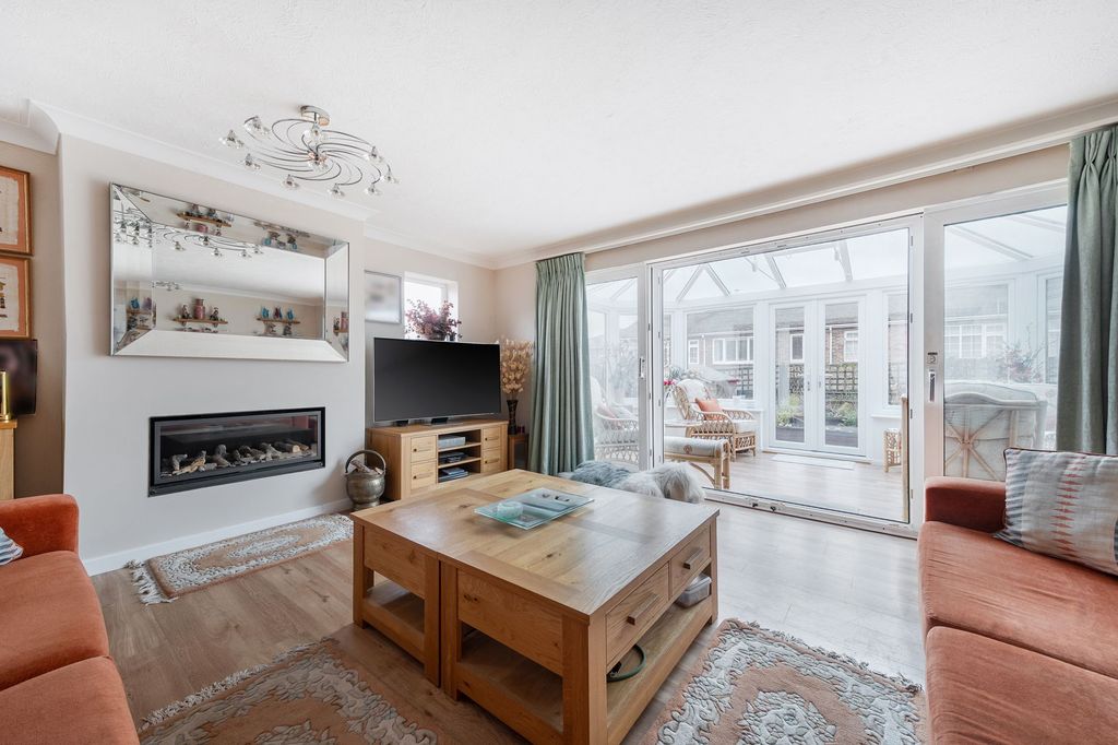 Additional image 2 of 3 bed detached house for saleHeathfield Park, Midhurst GU29