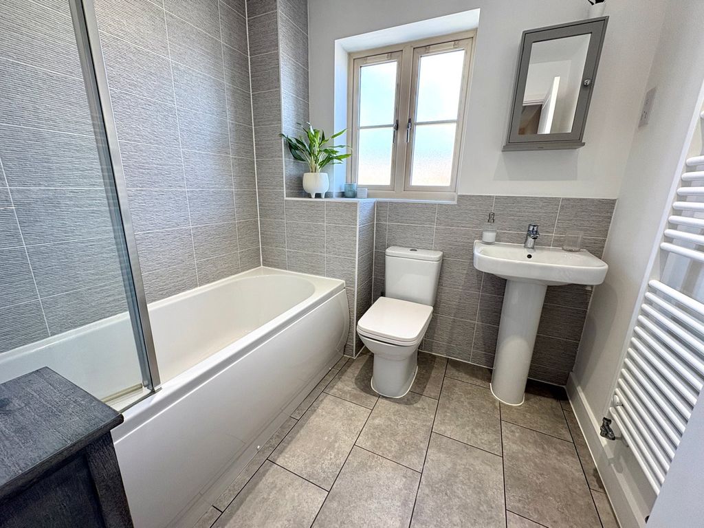 Additional image 5 of 3 bed semi-detached house for saleDale Close, Lutterworth LE17