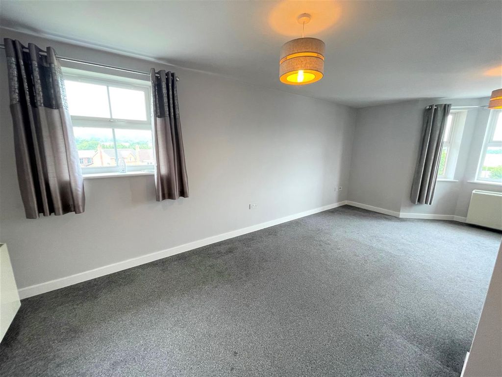 Studio for saleFairfax Close, Biddulph ST8 photo 4