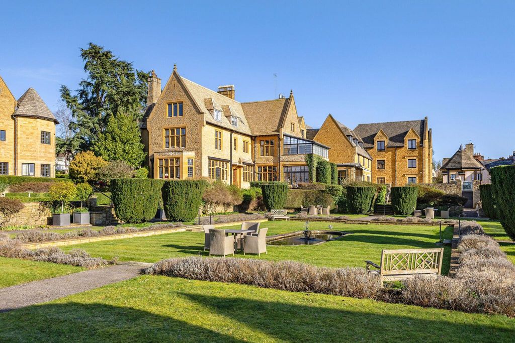 Additional image 13 of 2 bed flat for saleEvesham Road, Stow On The Wold, Cheltenham, Gloucestershire GL54