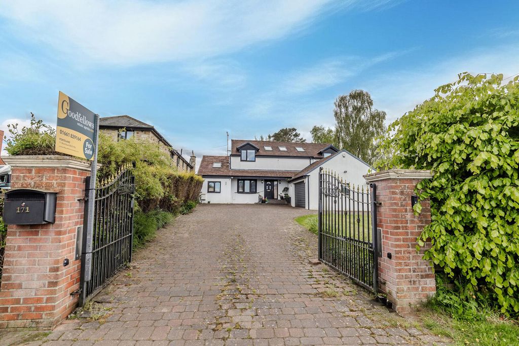 6 bed property for saleRunnymede Road, Darras Hall, Ponteland, Newcastle Upon Tyne NE20