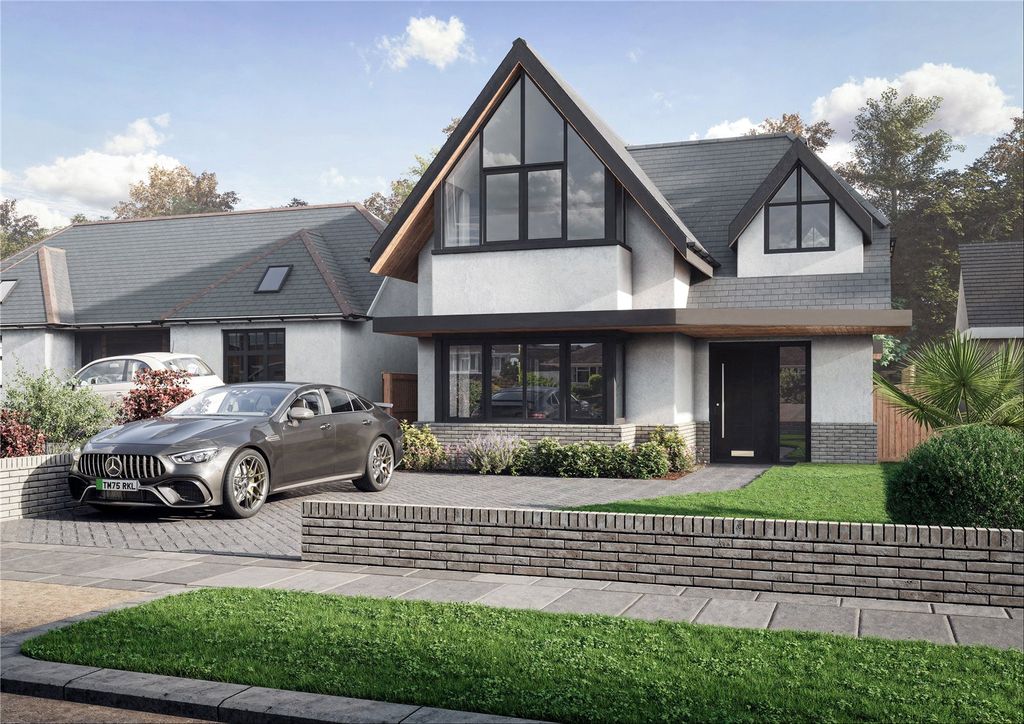 4 bed detached house for saleWoodside, Leigh-On-Sea, Essex SS9