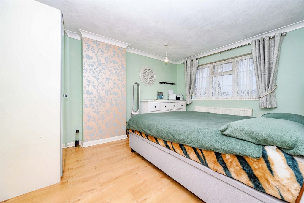 Additional image 10 of 3 bed semi-detached house for saleTurnpike Drive, Luton LU3