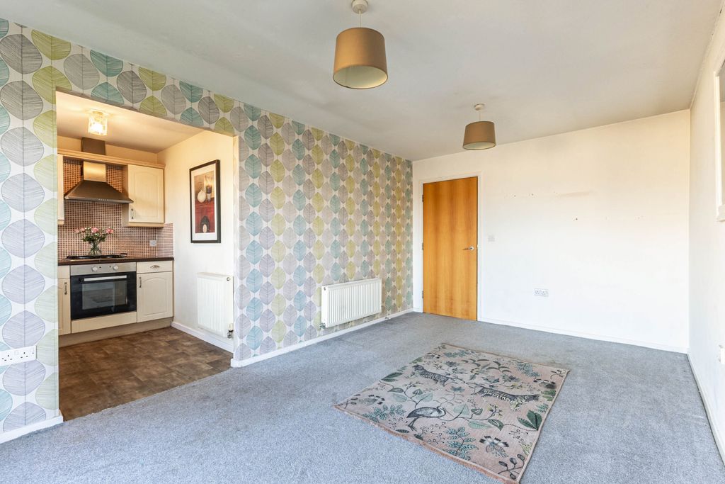 2 bed flat for saleMoorcroft, Ossett WF5 photo 2