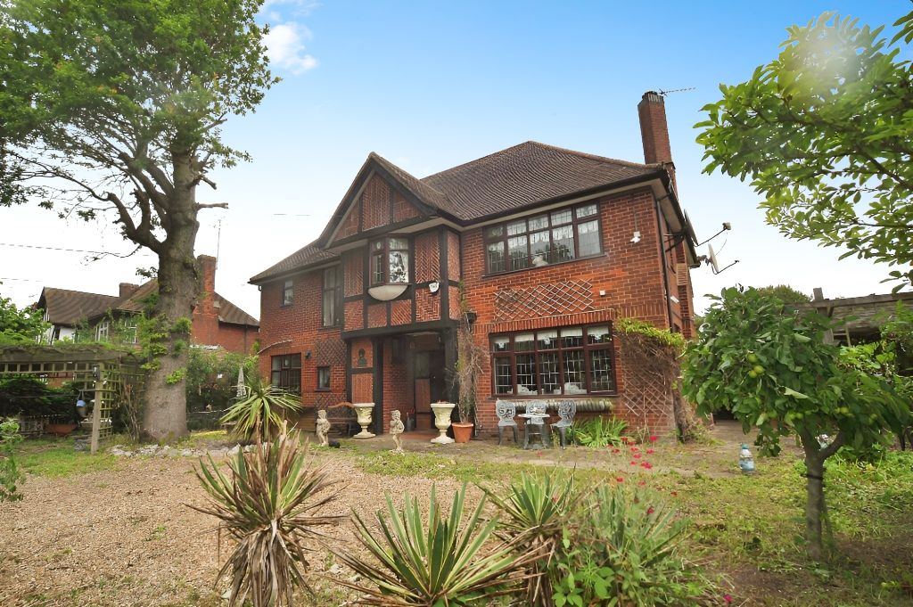 5 bed detached house for saleLondon Road, Luton LU1