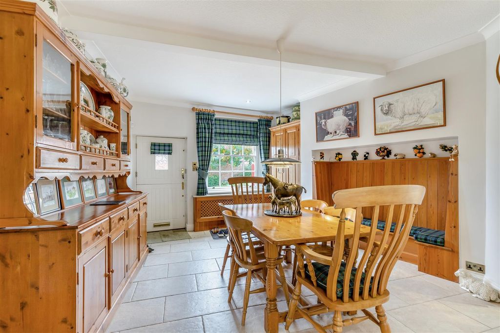 Additional image 5 of 6 bed detached house for saleMill Lane, Newport Pagnell MK16