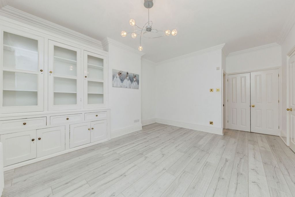 Additional image 13 of 2 bed flat for saleBlandford Drive, Macclesfield, Cheshire SK11