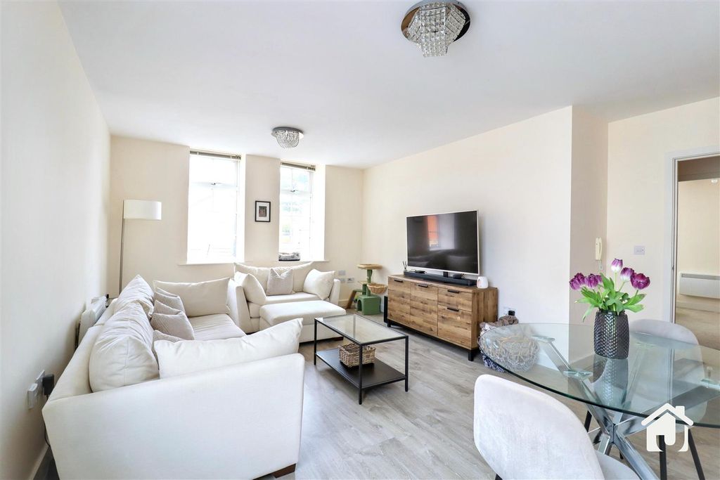 2 bed flat for saleHooks Close, Anstey, Leicester LE7 photo 4