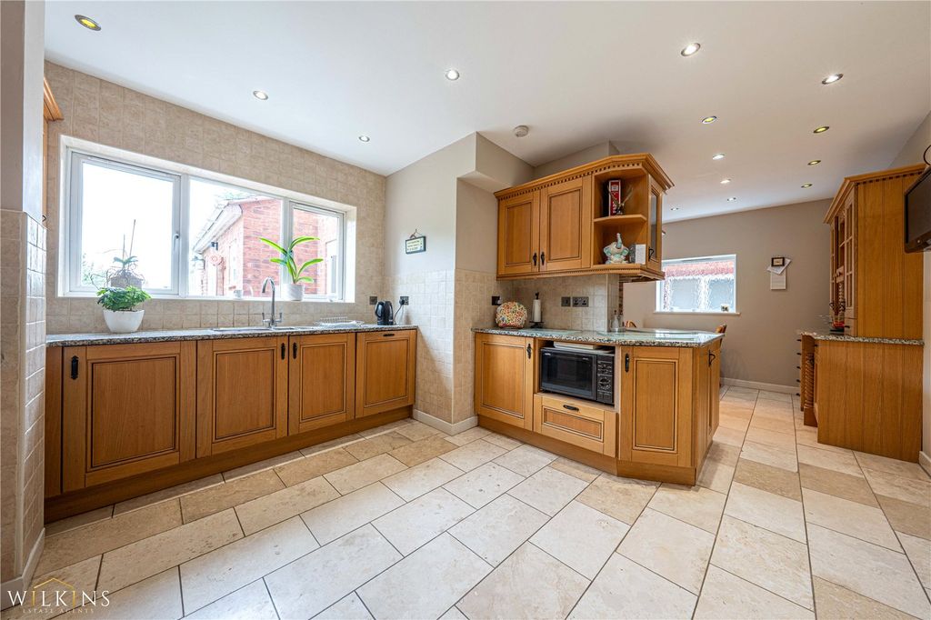 Additional image 12 of 4 bed detached house for saleThe Long Shoot, Nuneaton, Warwickshire CV11