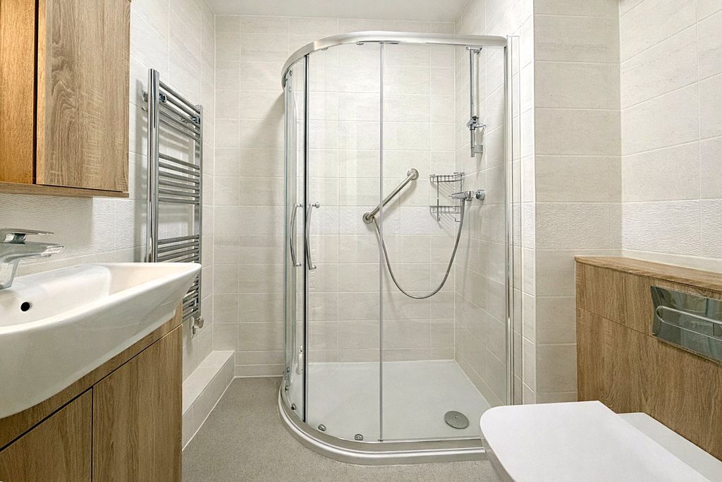 1 bed flat for saleSouth Lawn, Sidmouth, Devon EX10 photo 5