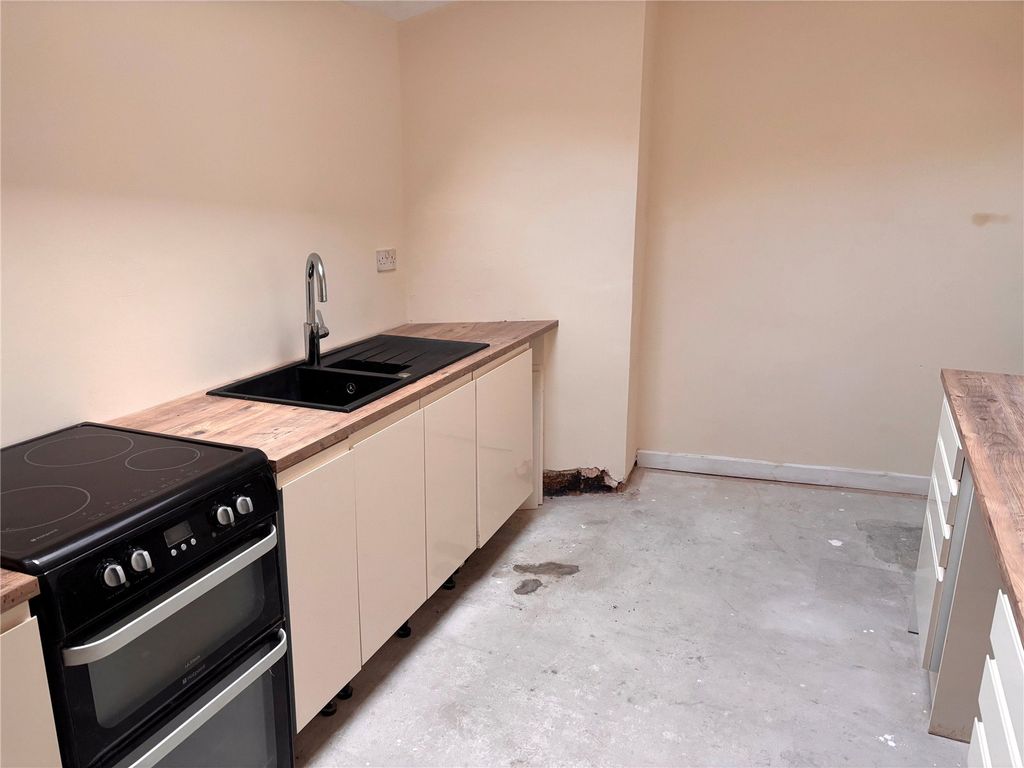 Additional image 3 of 2 bed flat for saleBodmin Hill, Lostwithiel, Cornwall PL22