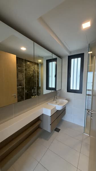 42 Lakeside Drive photo 4