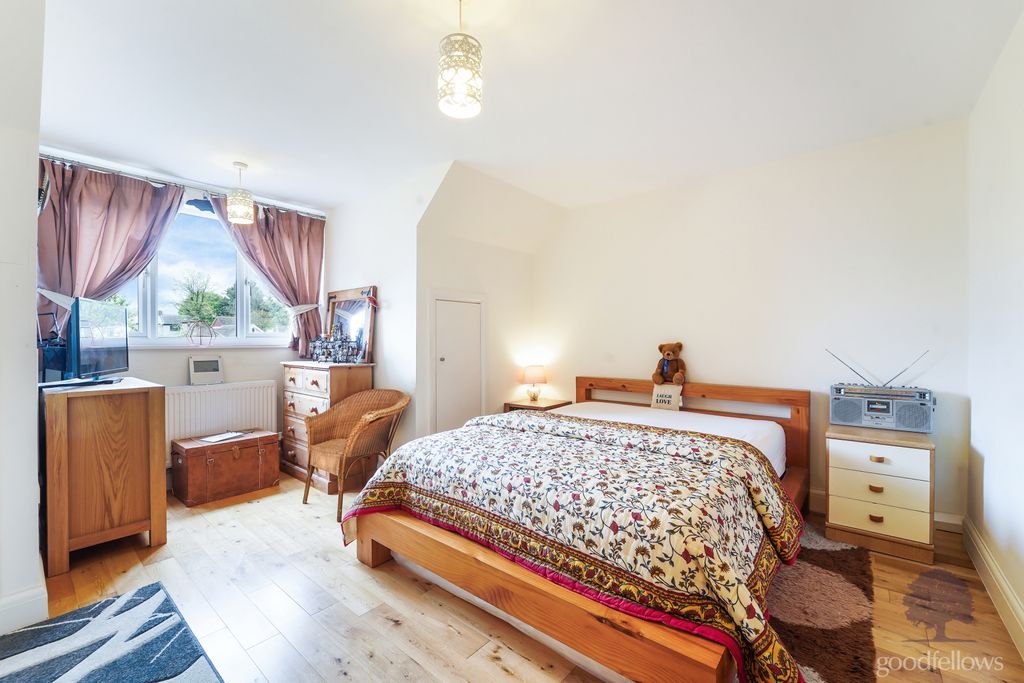 Additional image 19 of 4 bed semi-detached house for salePollard Road, Morden SM4