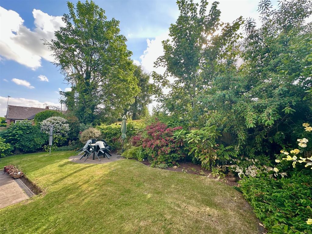 Additional image 4 of 2 bed flat for saleYew Tree Drive, Nantwich, Cheshire CW5