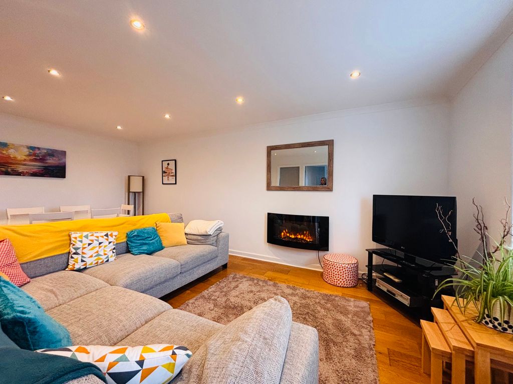 2 bed cottage for salePentraeth LL75 photo 5
