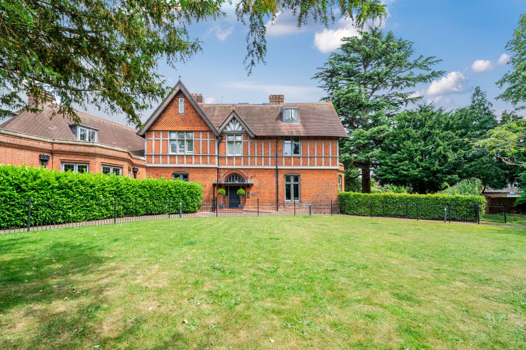 1 bed flat for saleListon Road, Marlow SL7