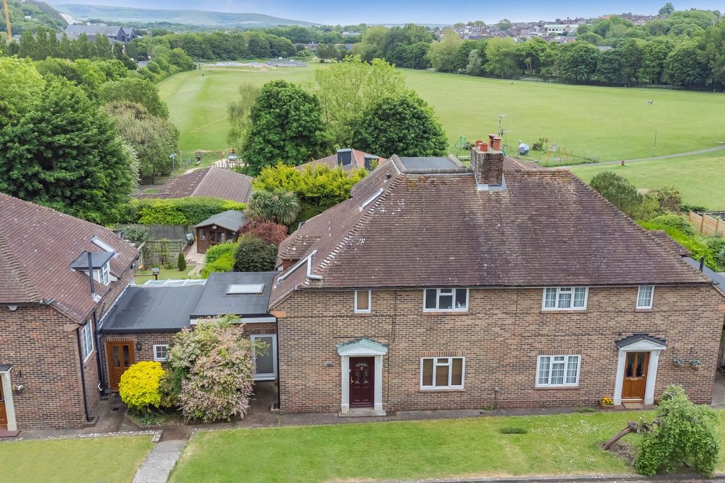 4 bed semi-detached house for saleSt. Michaels Terrace, Lewes BN7