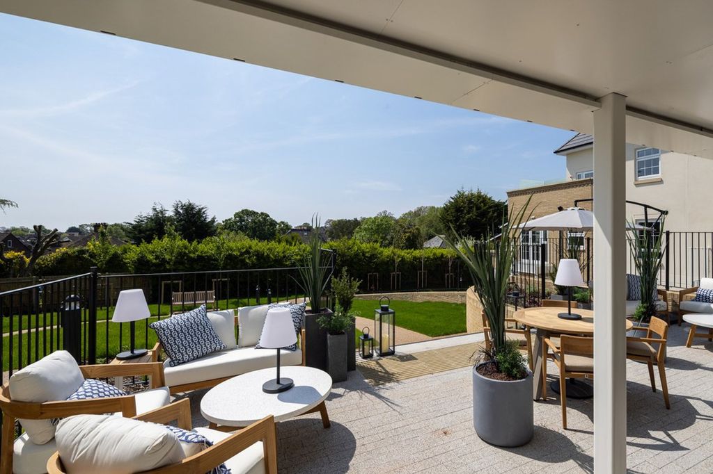 Additional image 15 of 2 bed flat for saleLymington Gate, Stanford Hill, Lymington SO41