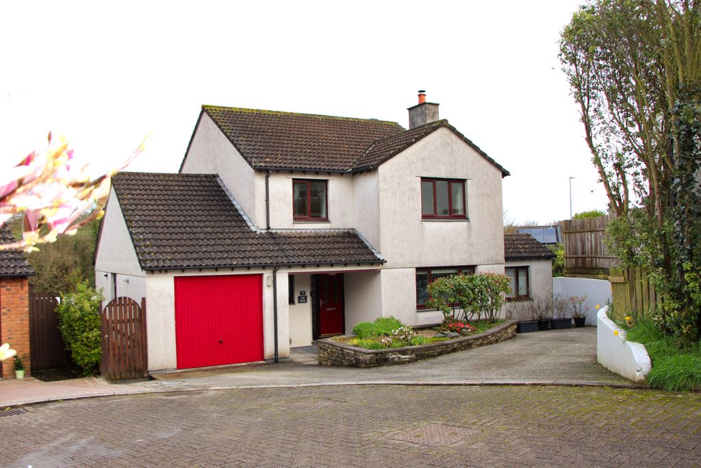 5 bed detached house for saleSt. Petrocs Meadow, Padstow PL28 photo 2