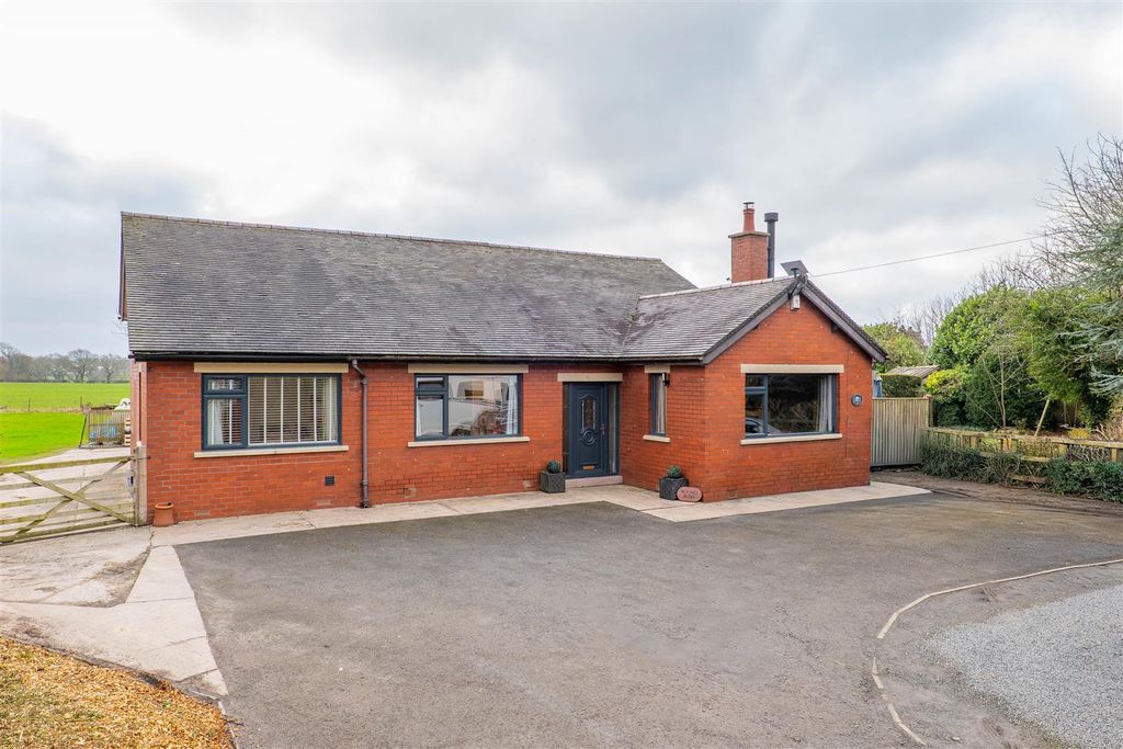 4 bed detached bungalow for saleHolker Lane, Leyland PR26