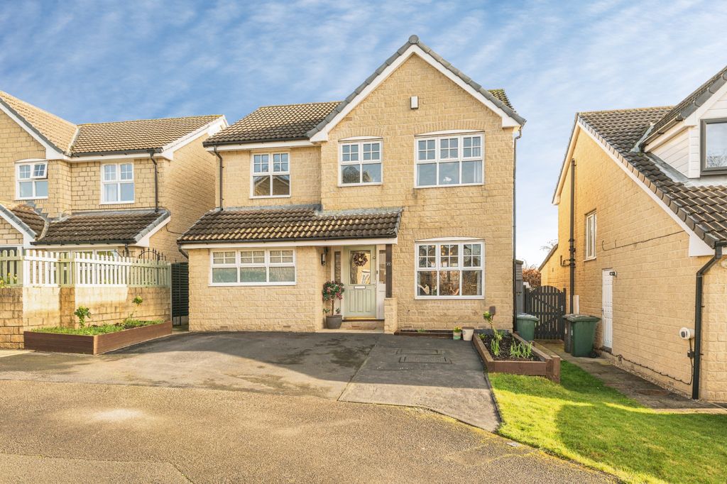 4 bed detached house for saleDunbottle Way, Mirfield WF14