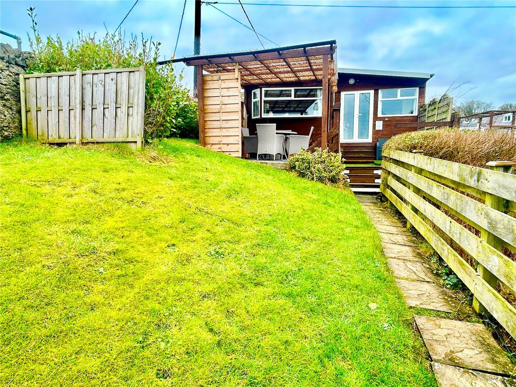 2 bed property for saleBeach Road, Benllech, Isle Of Anglesey LL74