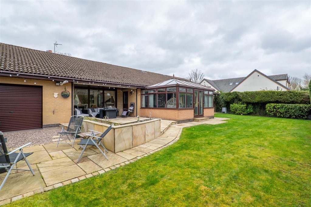 4 bed detached bungalow for saleCocker Lane, Leyland PR26 photo 3
