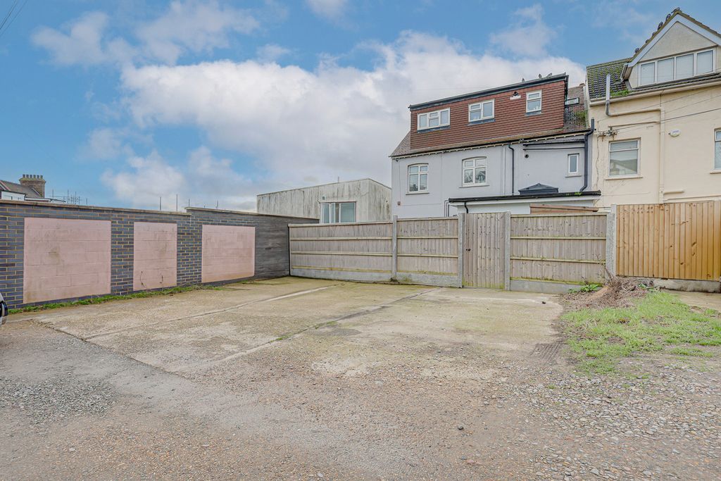 Additional image 19 of 2 bed flat for saleGrand Parade, Leigh-On-Sea SS9