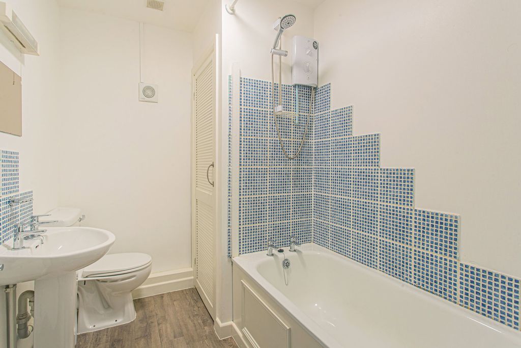Additional image 10 of 2 bed flat for saleLondon Road, Tetbury GL8