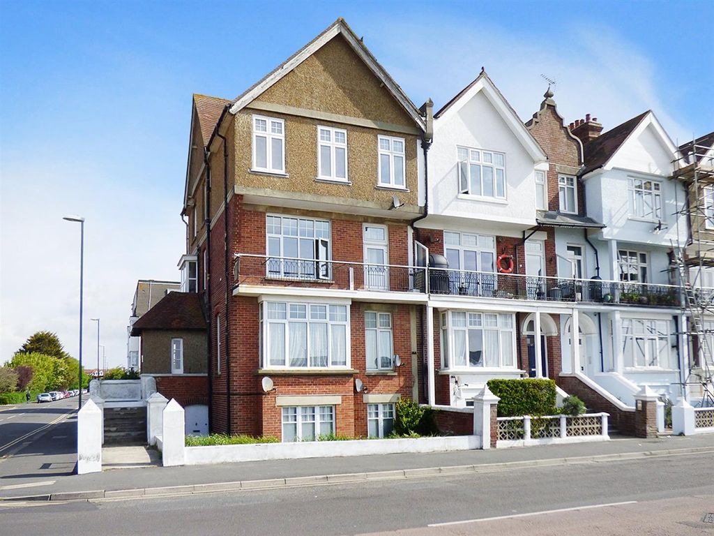 3 bed flat for saleSouth Terrace, Littlehampton BN17