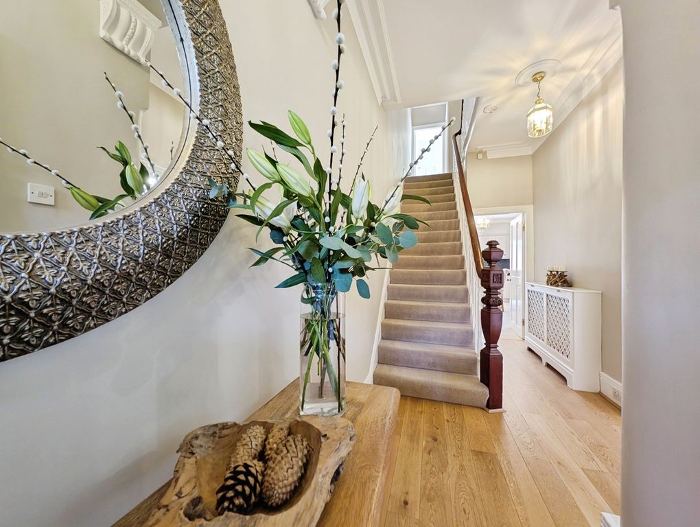 5 bed terraced house for saleThe Poplars, Gosforth, Newcastle Upon Tyne, Tyne And Wear NE3 photo 5