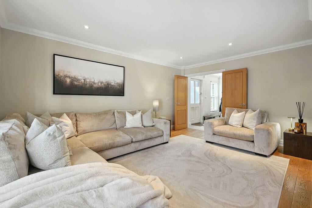 Additional image 2 of 4 bed terraced house for saleCromwell Hill, Maldon CM9