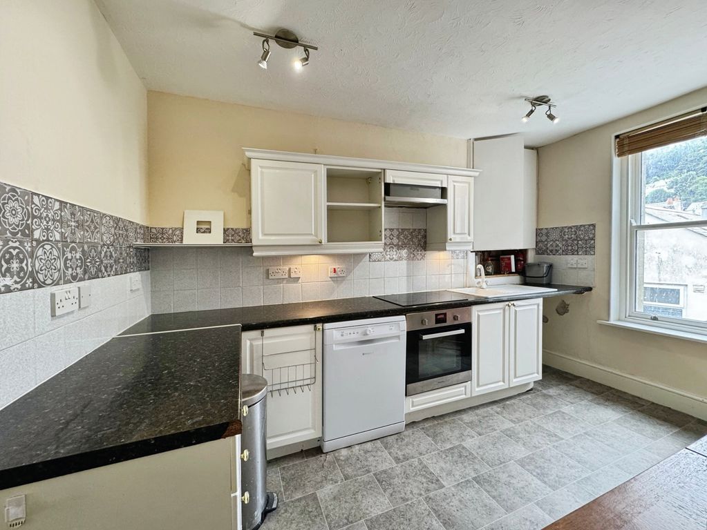 3 bed maisonette for saleCastle Street, Looe, Cornwall PL13 photo 3