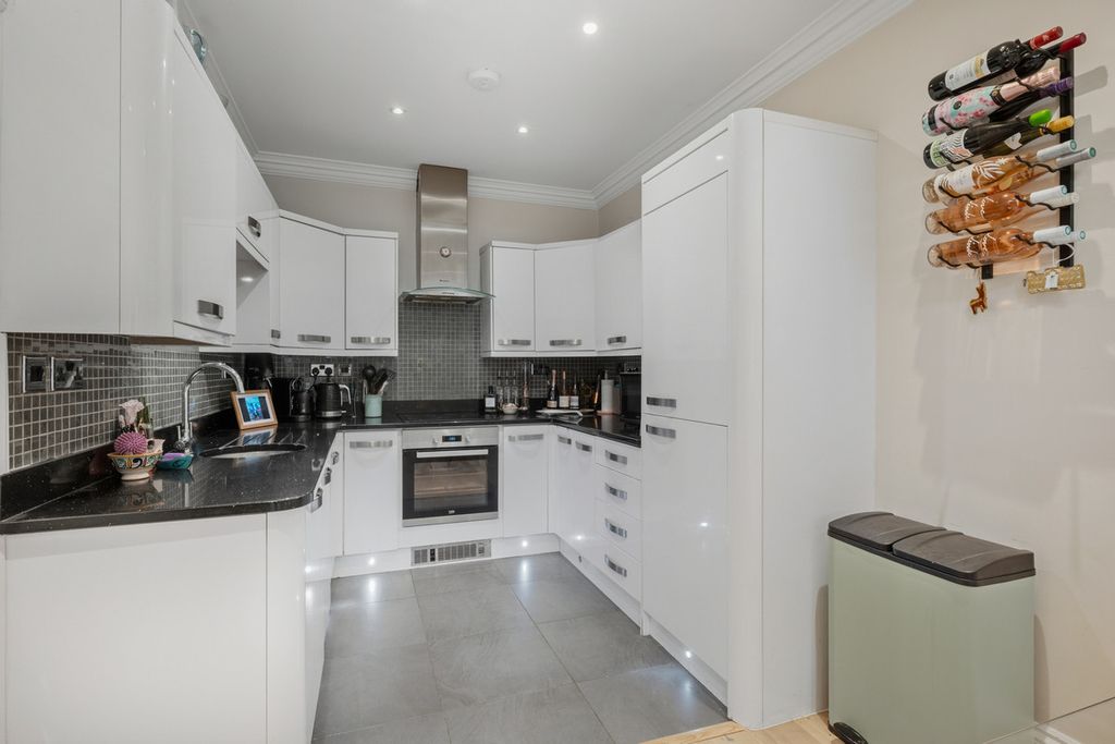 Additional image 8 of 2 bed flat for saleThornton House 21 Kenilworth Road, Leamington Spa, Warwickshire CV32