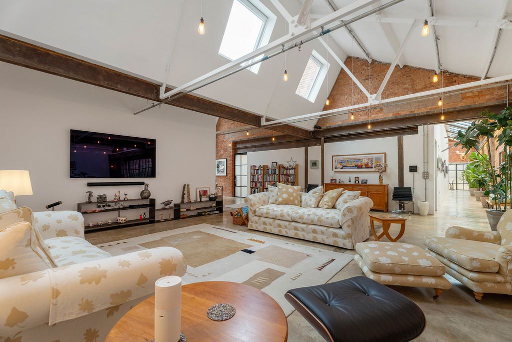 Additional image 3 of 3 bed semi-detached house for saleCentral Leamington Spa, Warwickshire CV32