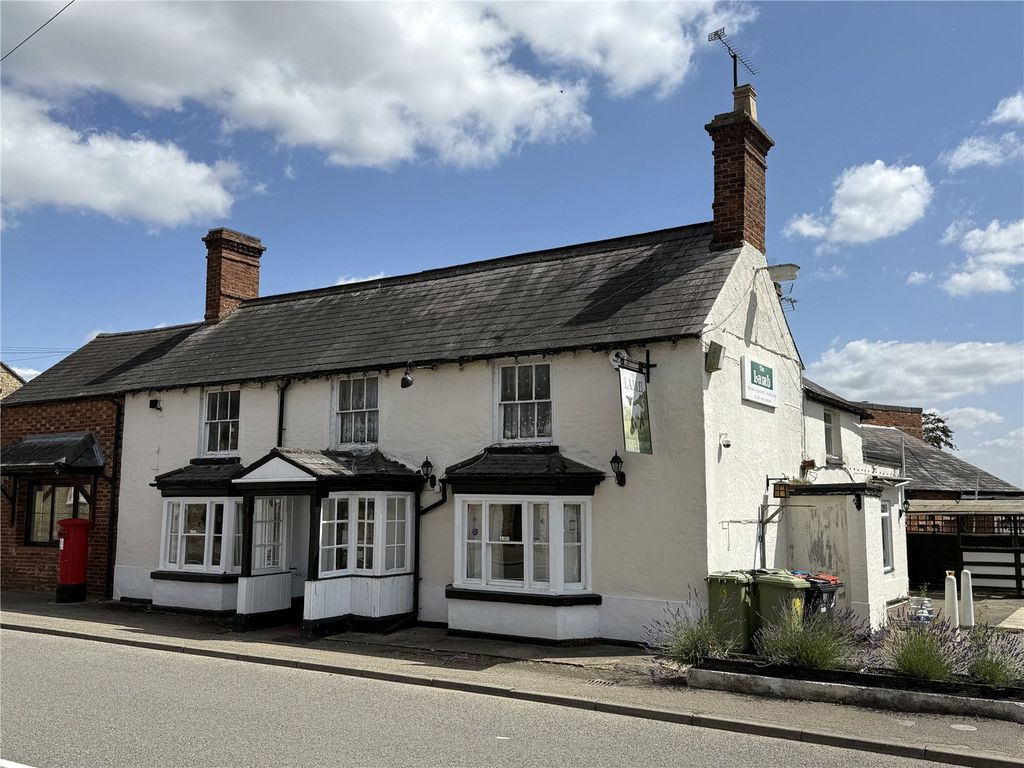 3 bed semi-detached house for saleHigh Street, Stoke Goldington, Buckinghamshire MK16