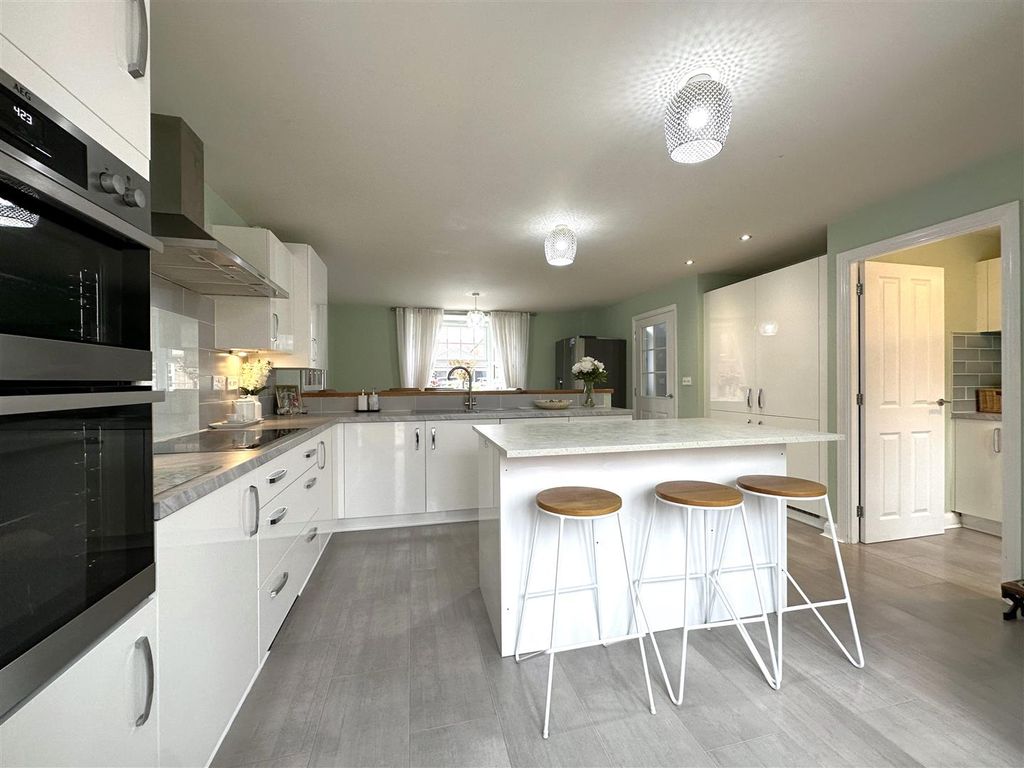 Additional image 9 of 4 bed detached house for saleBlenheim Avenue, Fernwood, Newark NG24