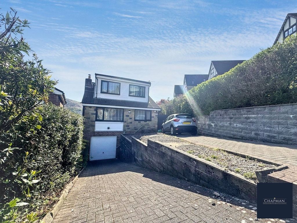 3 bed detached house for saleMagnolia Close, Porth CF39