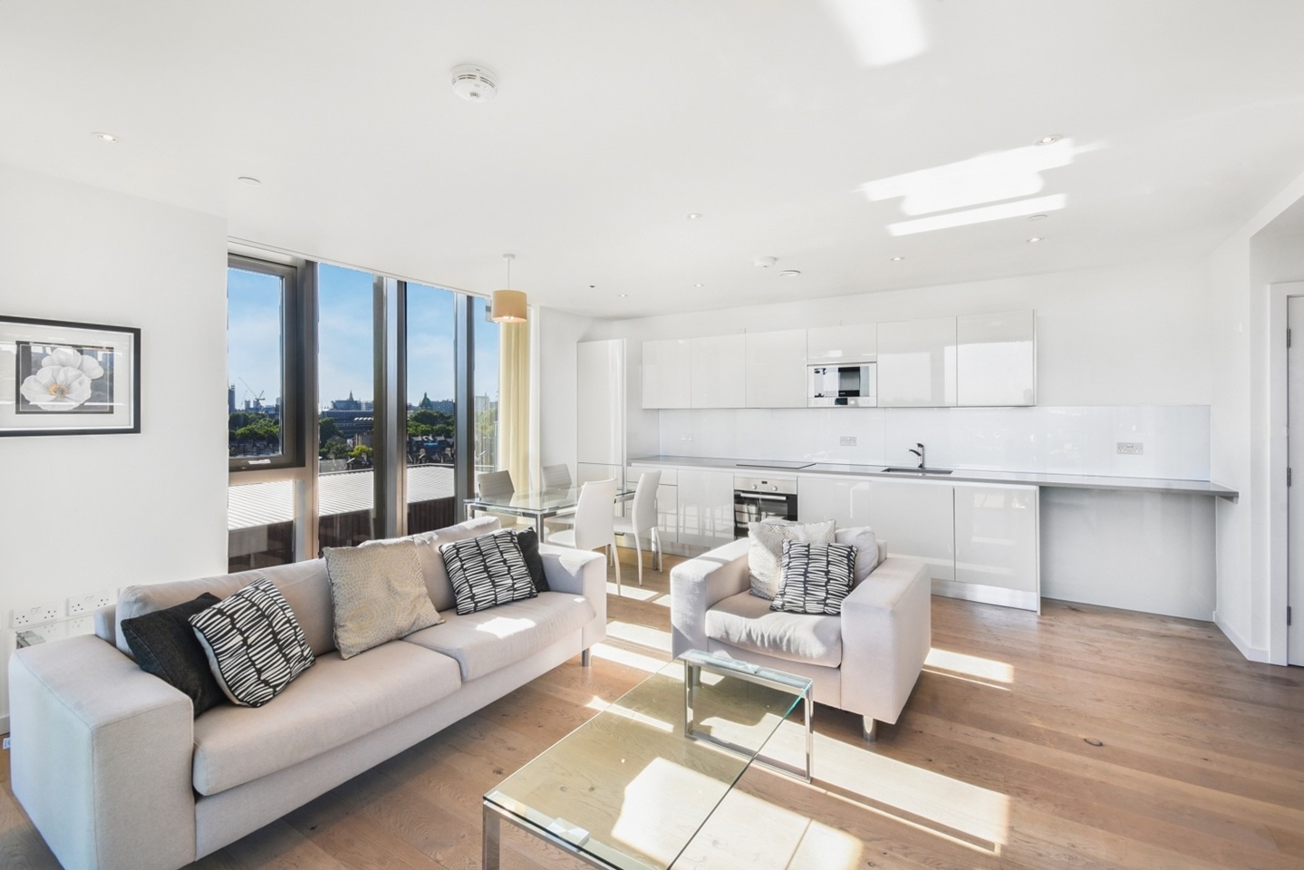 2 Bed Flat, St Gabriel Walk, SE1, N1 7GU photo 4