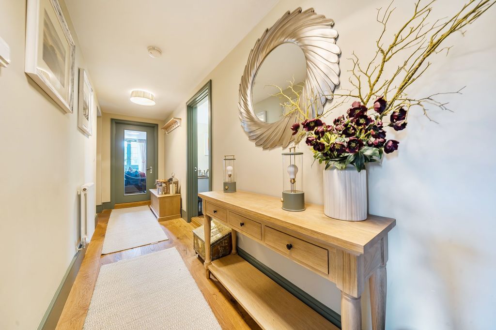 Additional image 10 of 3 bed flat for saleAdams Walk, Midhurst GU29
