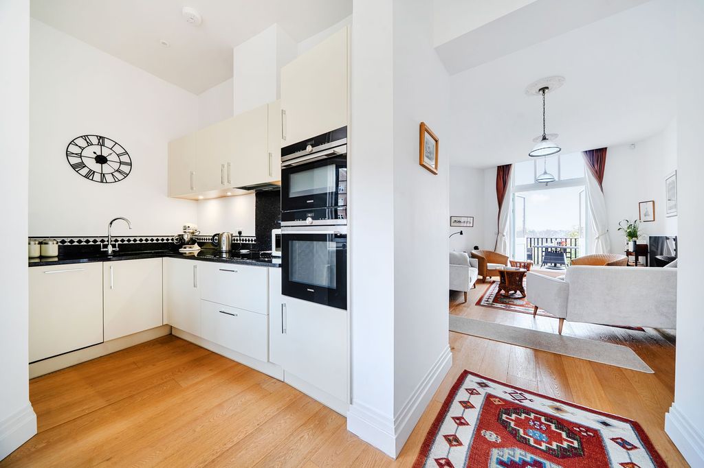 Additional image 2 of 2 bed flat for saleKings Drive, Midhurst GU29