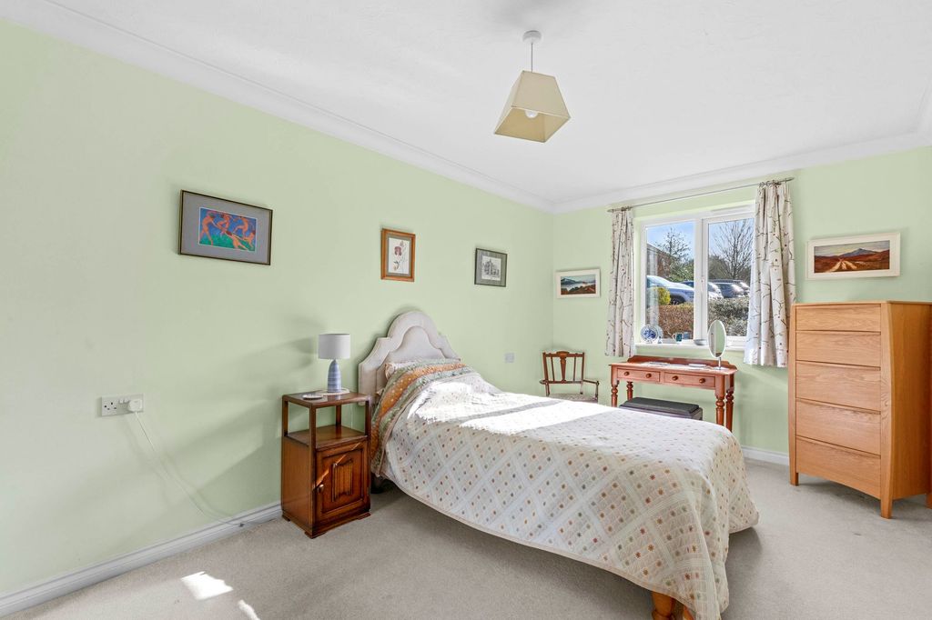 Additional image 9 of 2 bed flat for saleWellington Avenue, Princes Risborough HP27
