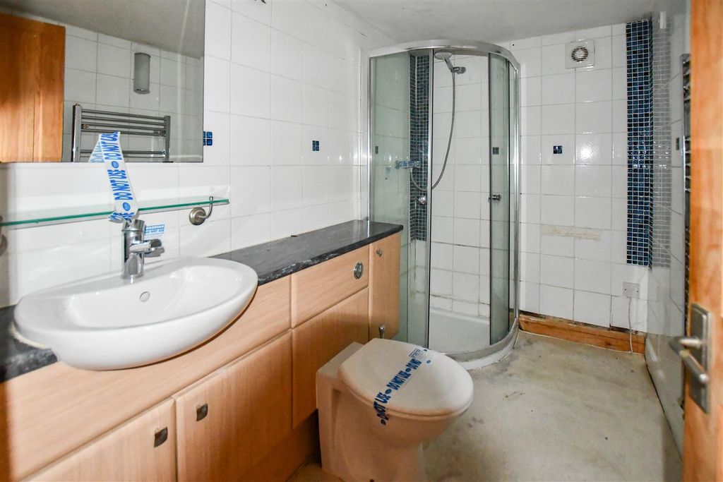 Additional image 8 of 2 bed flat for saleHigh Street, Newmarket CB8